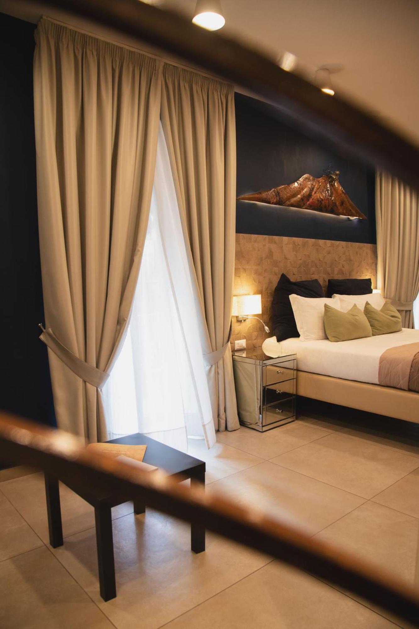Airone 3* Naples